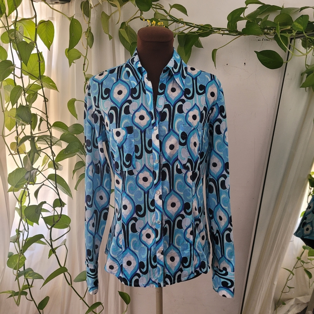 EUC Ann Taylor loft Sheer Print cool Monochromatic Blue Top size 6 Maximalist